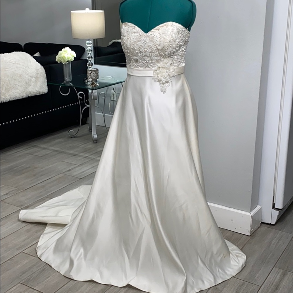 Minervas Wedding dress